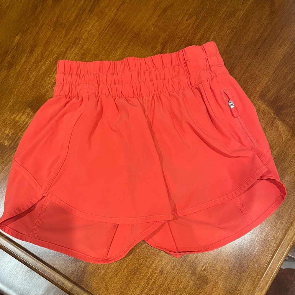 lululemon tracker low-rise lined short 4”
